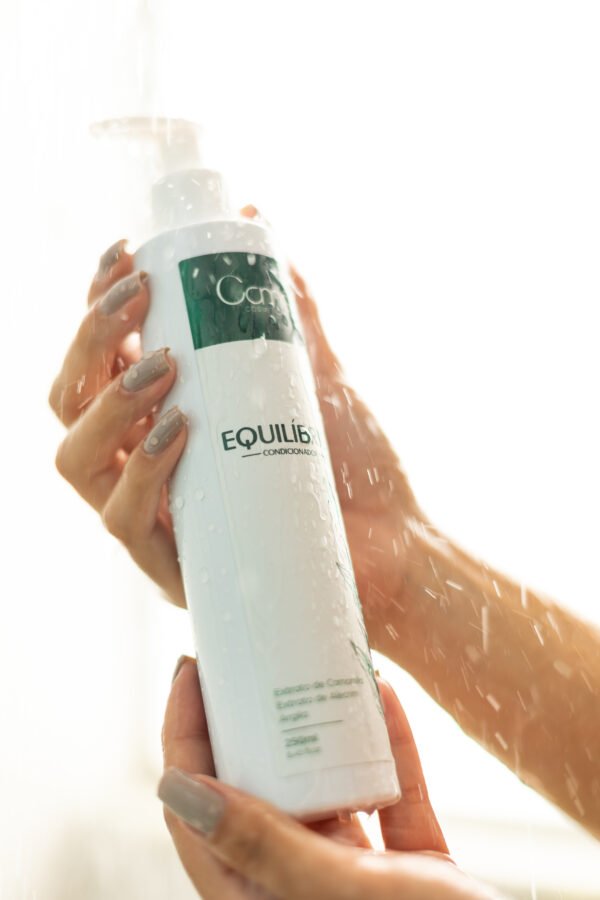 Condicionador Equilíbrio- Hidratação Suave e Nutrição Profunda - Imagem 4
